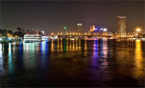 Day Tour to Pyramids and Lunch Cruise